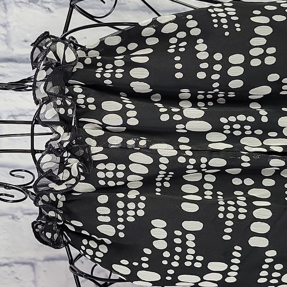 THE LIMITED Black‎ and White Dotted Ruffled Sleeveless Blouse Medium - Picture 4 of 6